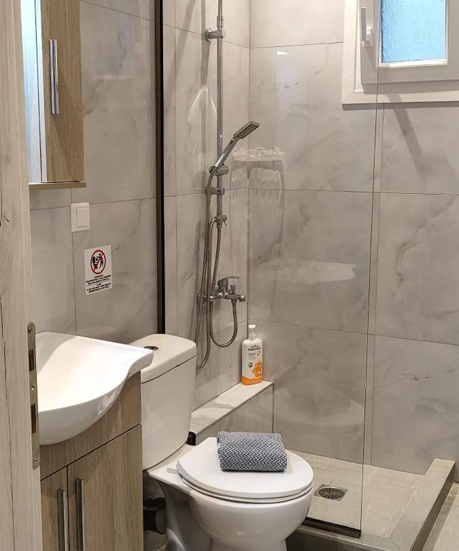 Umbrella Apartment Peraía 0*,