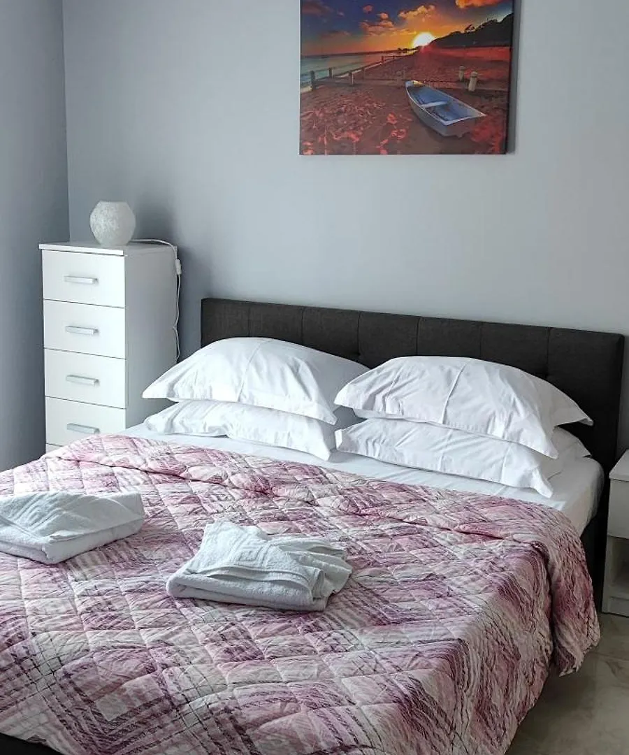 Umbrella Apartment Peraía